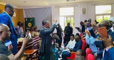 صامويل إيتو يحقق إنجازاً تاريخياً بفوزه برئاسة الاتحاد الكاميروني بعد صراع طويل مع الحكومة