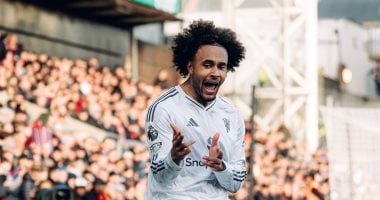 "مانشستر يونايتد: زيركزي يحتفل بالعودة للتسجيل بعد 24 مباراة وبرونو يتجاوز سجل سكولز"