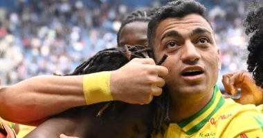 مصطفى محمد على دكة البدلاء في مواجهة ليون ضد نانت بالدوري الفرنسي