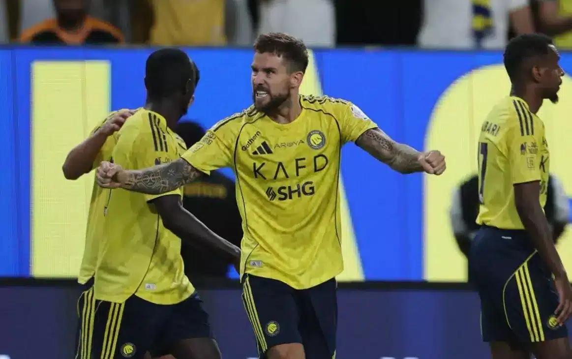 إينيجو مارتينيز يعبّر عن رغبته في العودة إلى برشلونة