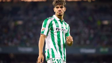 "الزلزولي يبرز تألقه في مباراة برشلونة ضد ريال بيتيس متفوقاً على يامال"