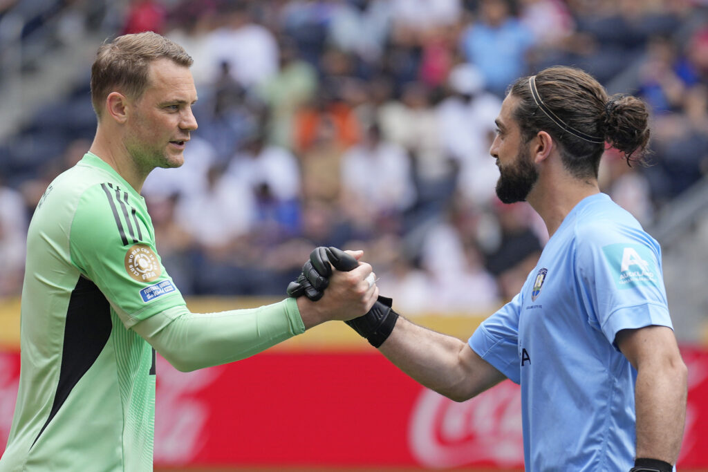 بايرن ميونخ يعلن تفاصيل إصابة مانويل نوير وتأثيرها على الفريق