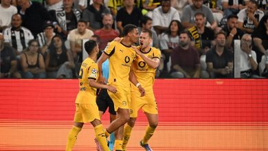 "برشلونة يخطط للتعاقد مع ظهير دورتموند لتعزيز الدفاع"