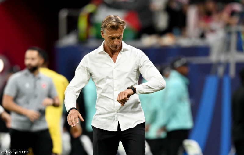 حاسبوا رينارد: المدربون والإداريون واللاعبون يدعمون استمراره في الفريق