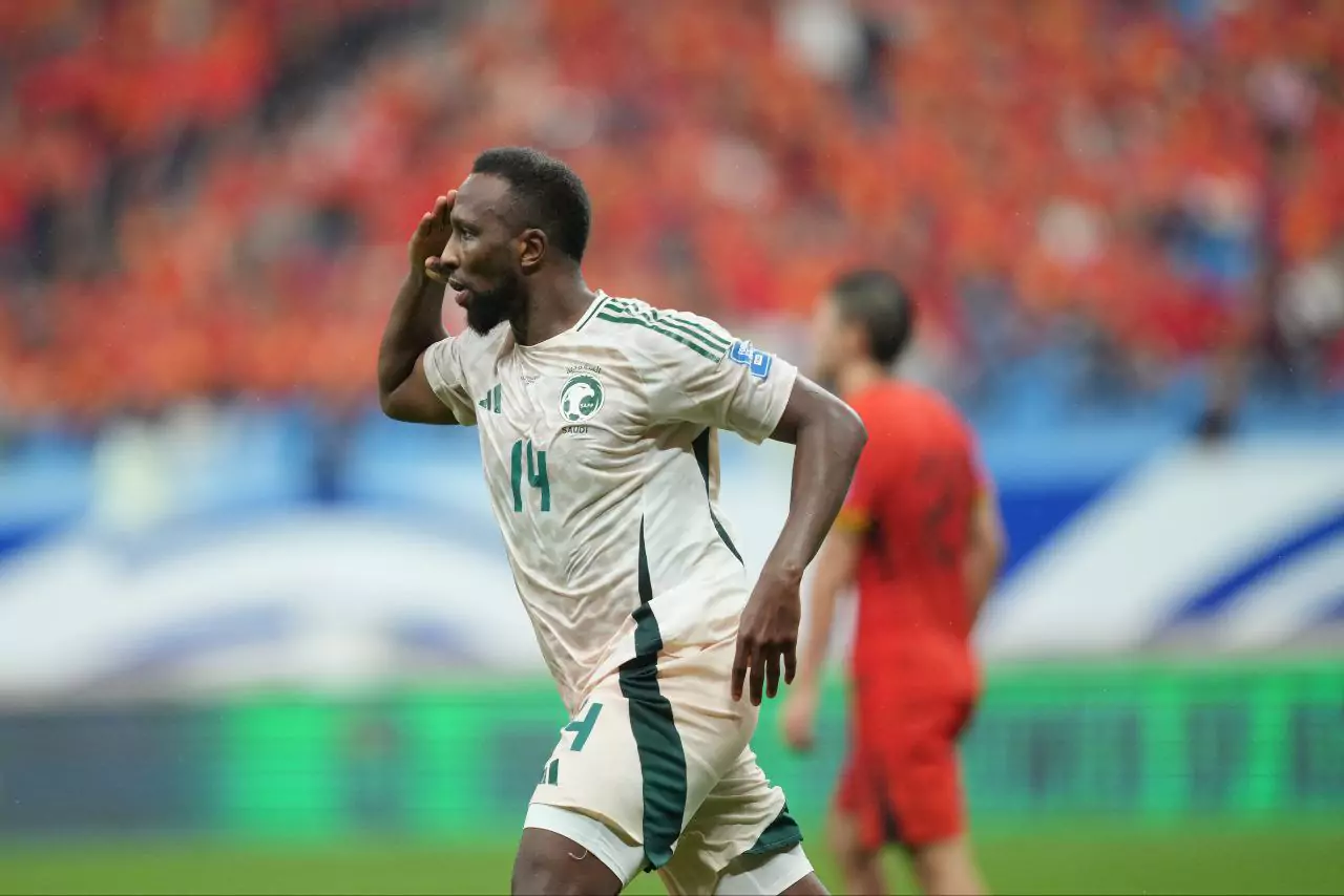 "خبير تحكيمي يكشف الأسباب وراء ركلة جزاء غير محتسبة للسعودية أمام المغرب"