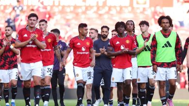 شقيق نجم يونايتد يطالب بالإفراج عنه عبر قميصه