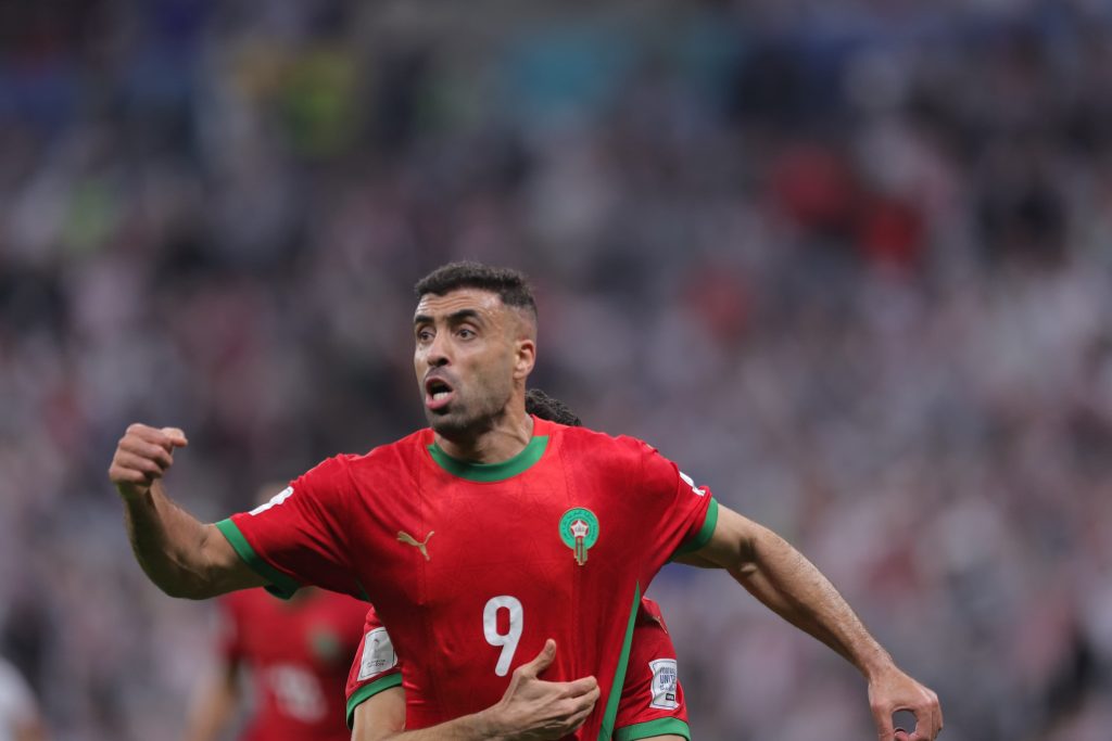 عبد الرزاق حمد الله يعلن اعتزاله الدولي: نهاية مسيرة نجم الكرة المغربية