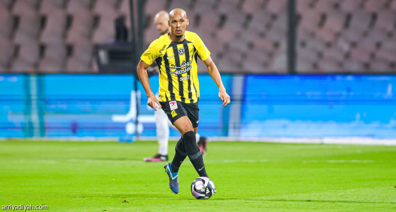 فابينيو: عقد جديد ومركز متجدد في عالم كرة القدم