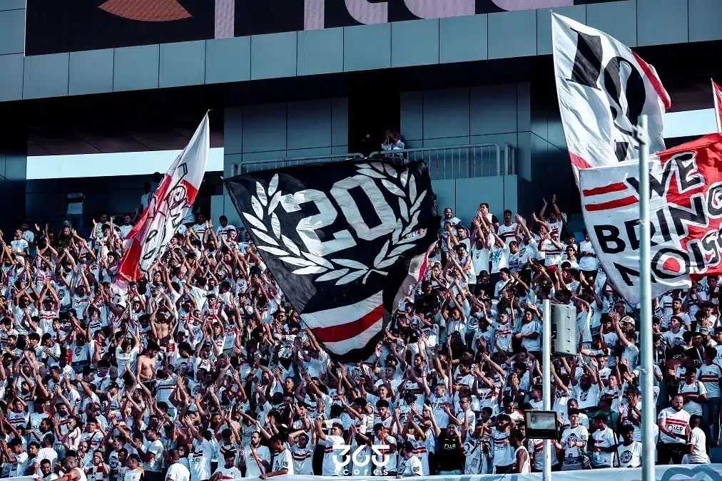 فيفا يفرض إيقاف قيد الزمالك لمدة 3 فترات انتقالات