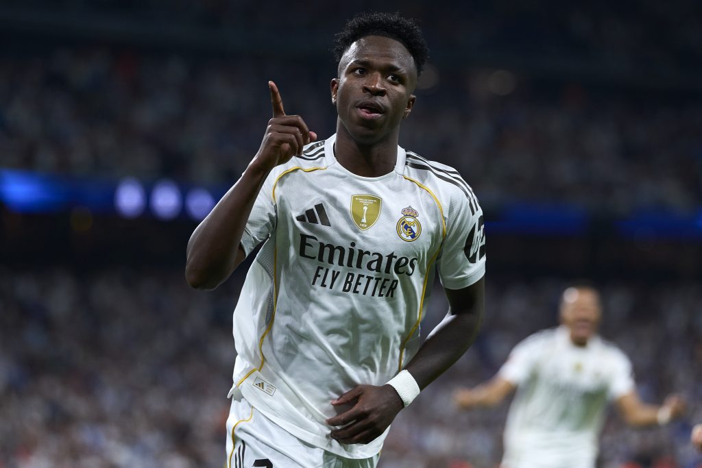 فينيسيوس في دبي: خطوات جديدة لتنفيذ أجندة ريال مدريد بعد صافرات البرنابيو