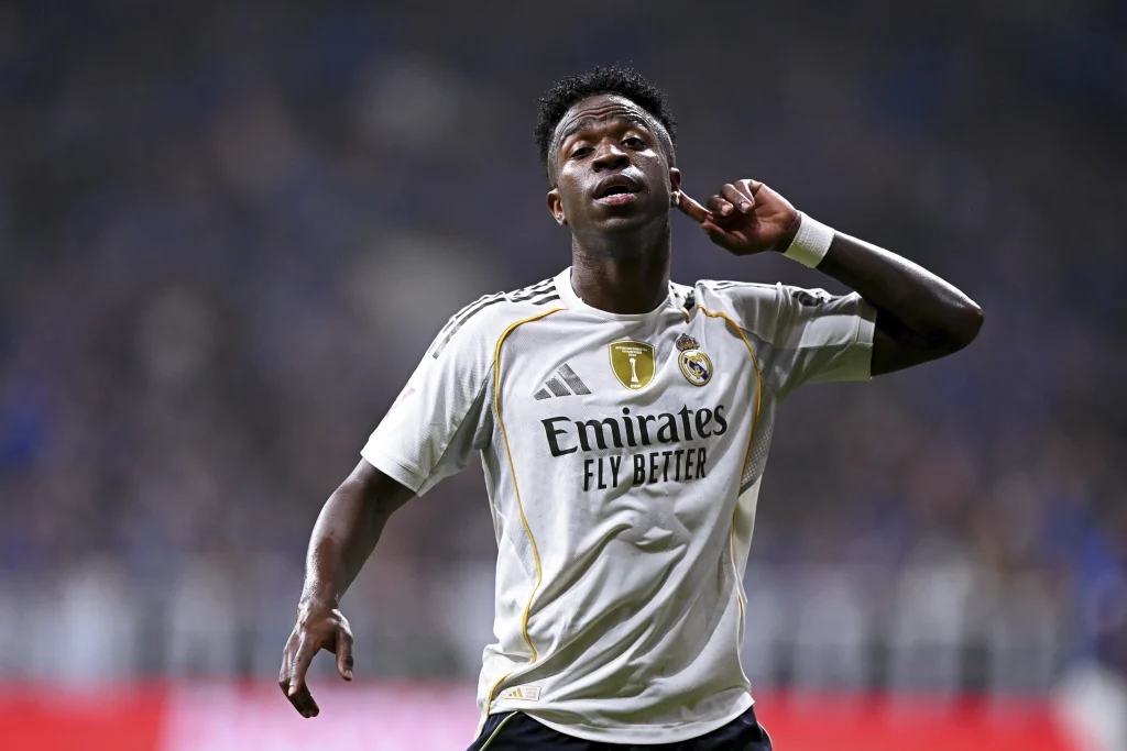 فينيسيوس يتعرض لهجوم جماهيري خلال مباراة كرة شاطئ: صافرات استهجان (فيديو)