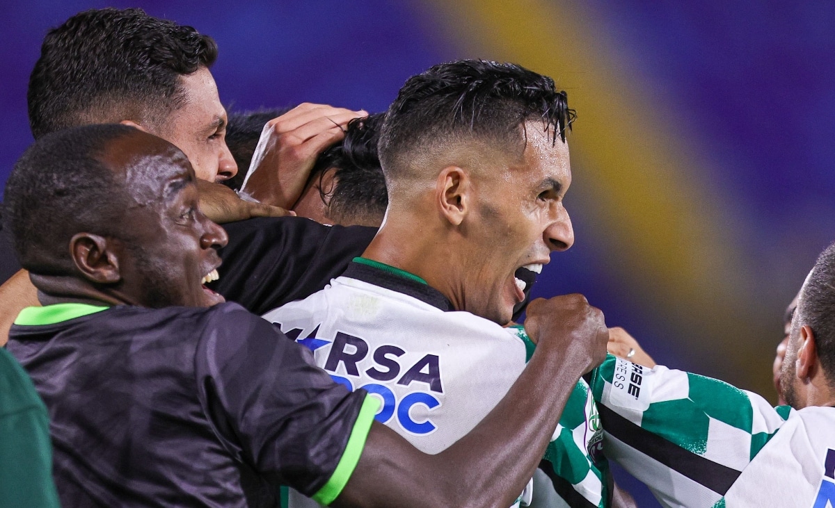 كيفية مشاهدة مباراة الرجاء ضد الأهلي على قناة مفتوحة بكل سهولة