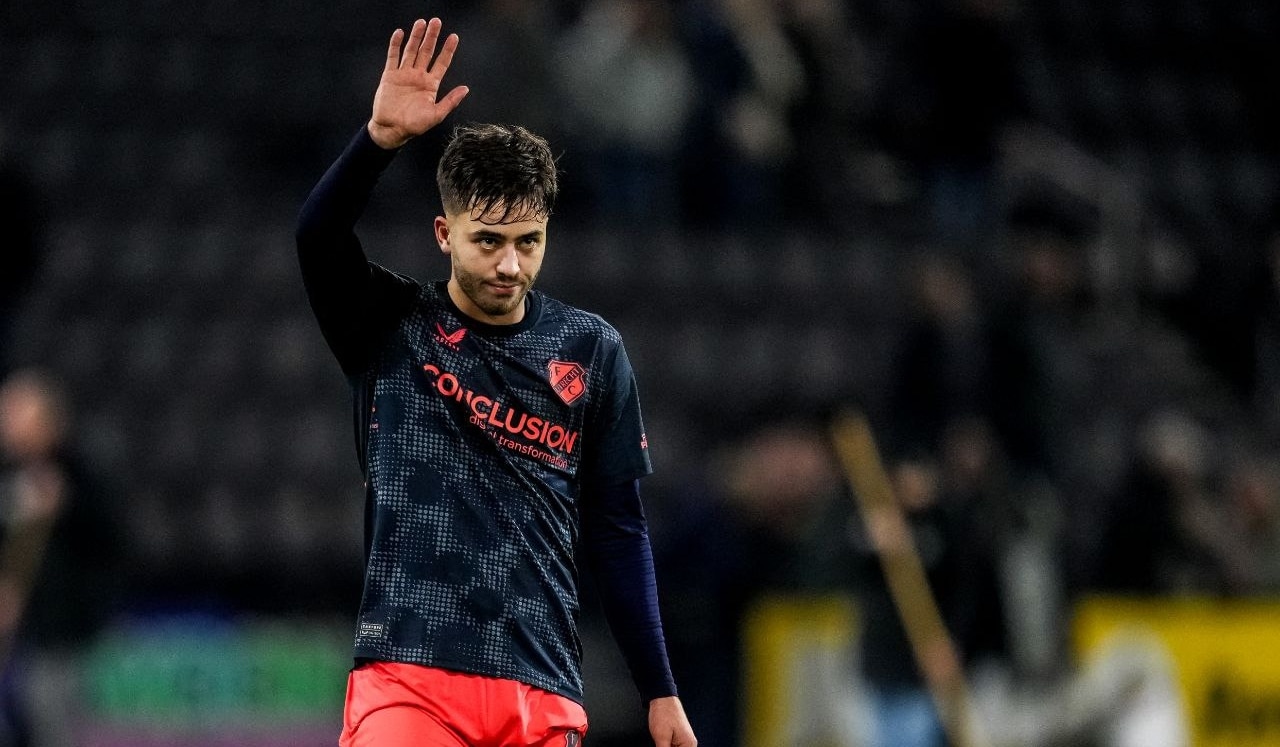 وكيل سفيان الكرواني يحسم موقفه من اهتمام مانشستر يونايتد